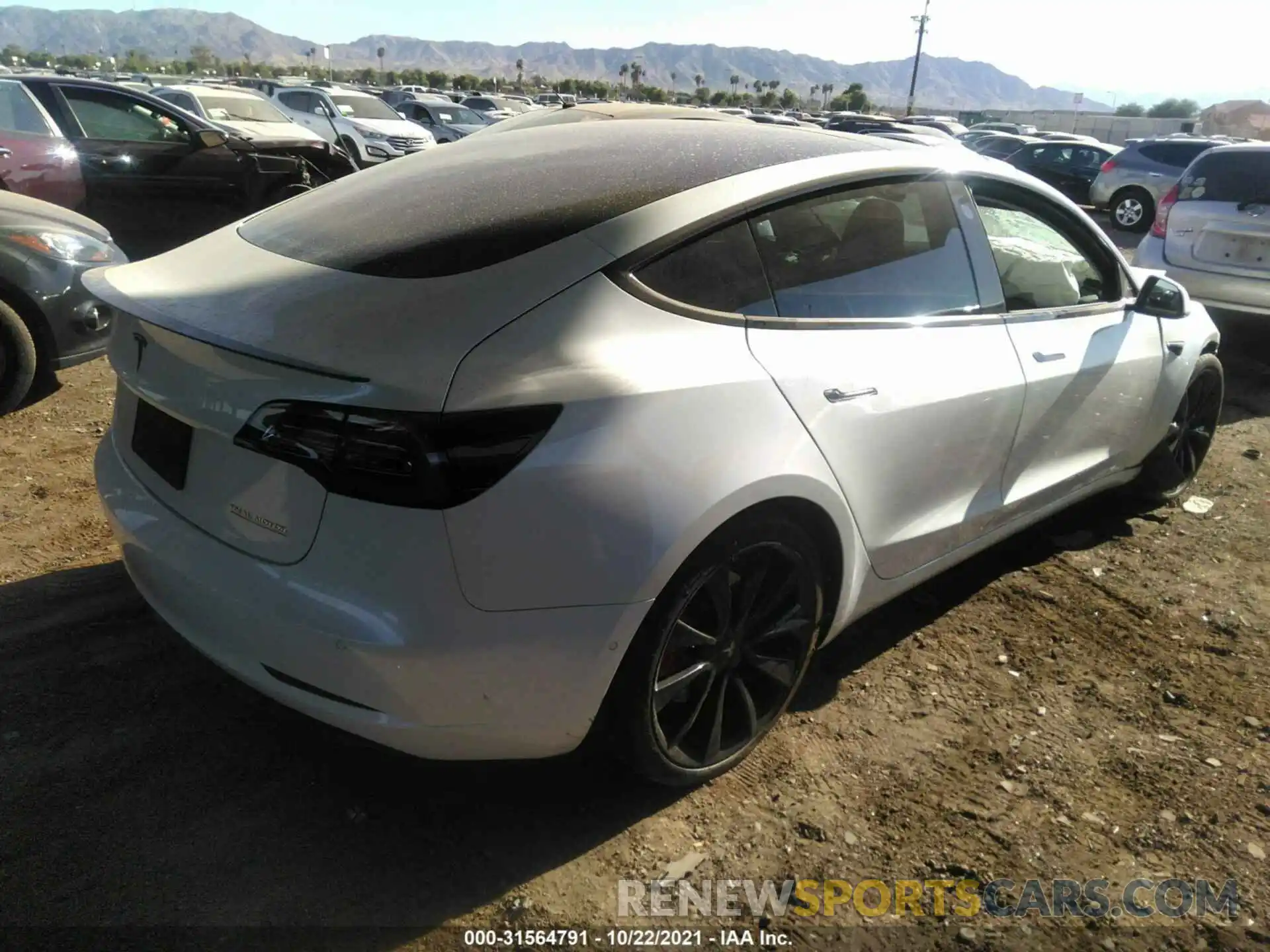 4 Фотография поврежденного автомобиля 5YJ3E1EB3KF425523 TESLA MODEL 3 2019