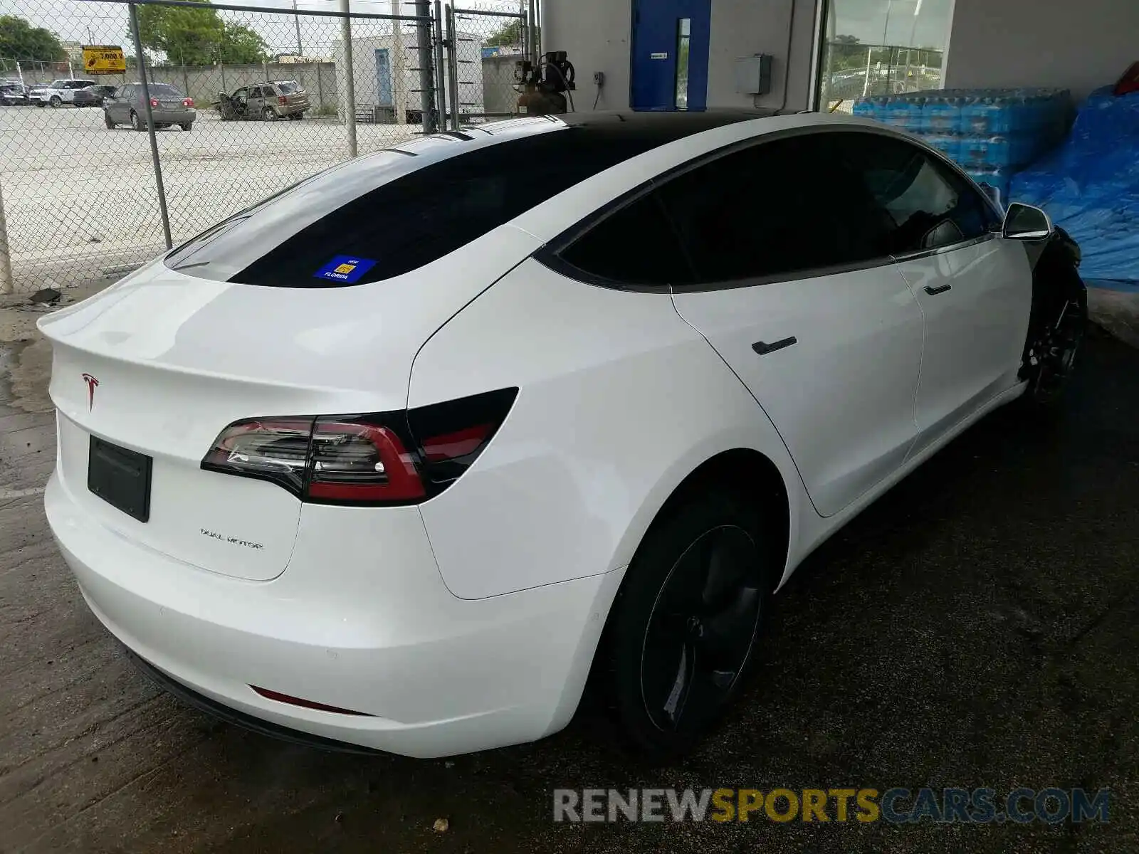 4 Фотография поврежденного автомобиля 5YJ3E1EB3KF453113 TESLA MODEL 3 2019