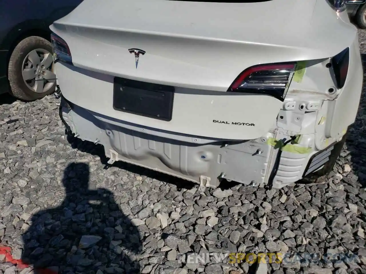 9 Photograph of a damaged car 5YJ3E1EB3KF469246 TESLA MODEL 3 2019