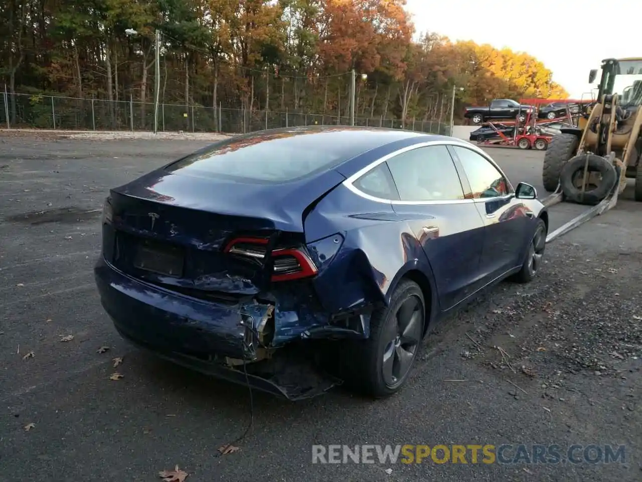 4 Фотография поврежденного автомобиля 5YJ3E1EB3KF477508 TESLA MODEL 3 2019