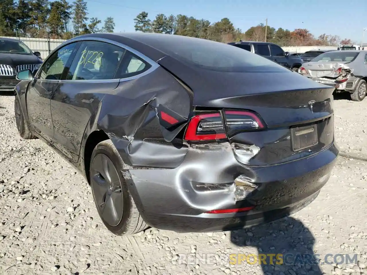 3 Photograph of a damaged car 5YJ3E1EB3KF493725 TESLA MODEL 3 2019