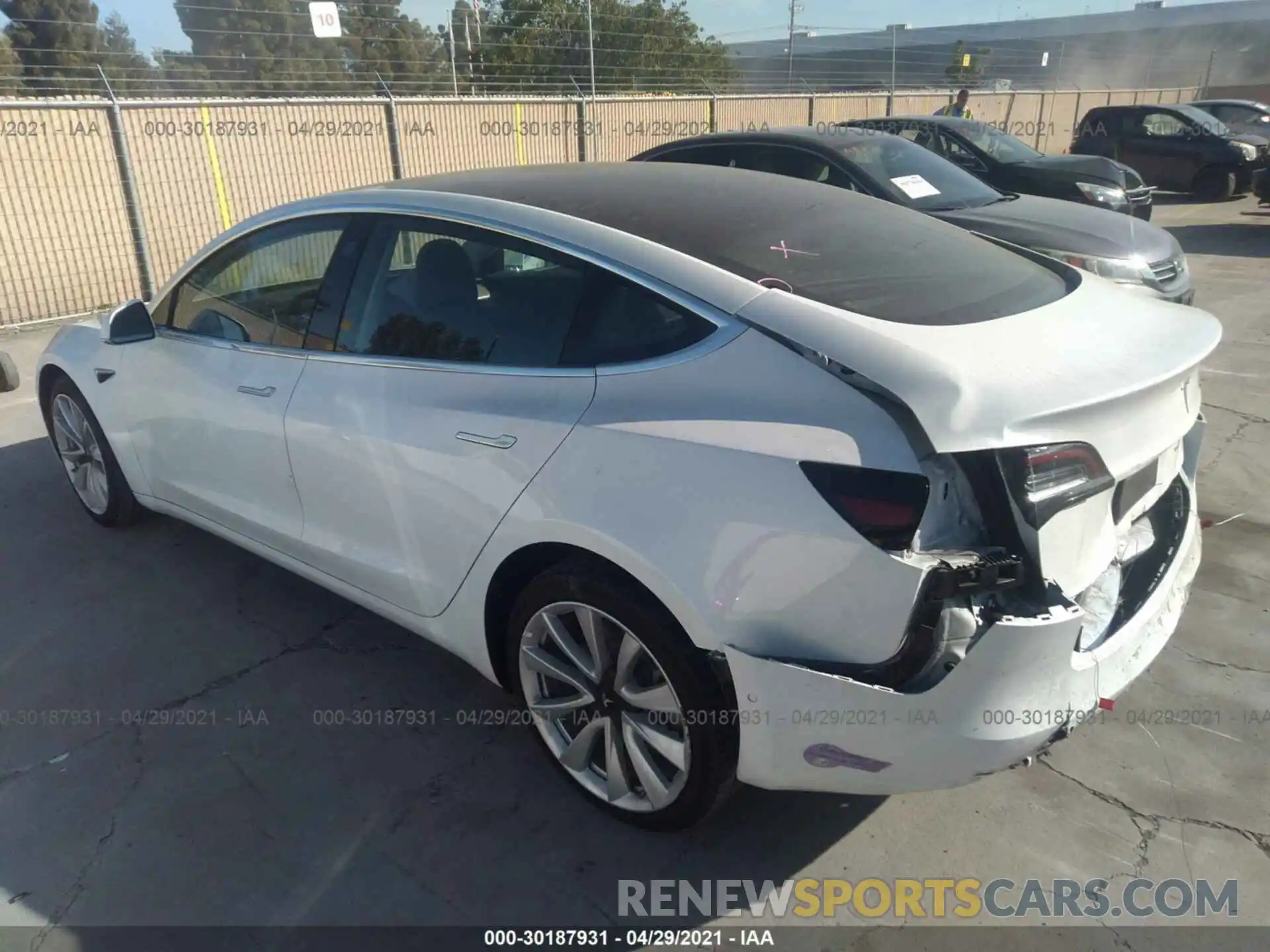 3 Photograph of a damaged car 5YJ3E1EB3KF512662 TESLA MODEL 3 2019