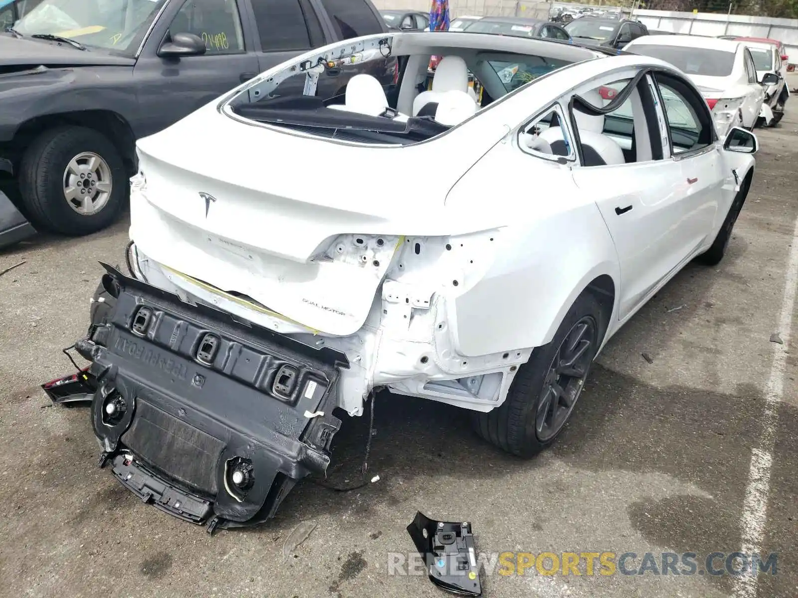 4 Фотография поврежденного автомобиля 5YJ3E1EB3KF522172 TESLA MODEL 3 2019