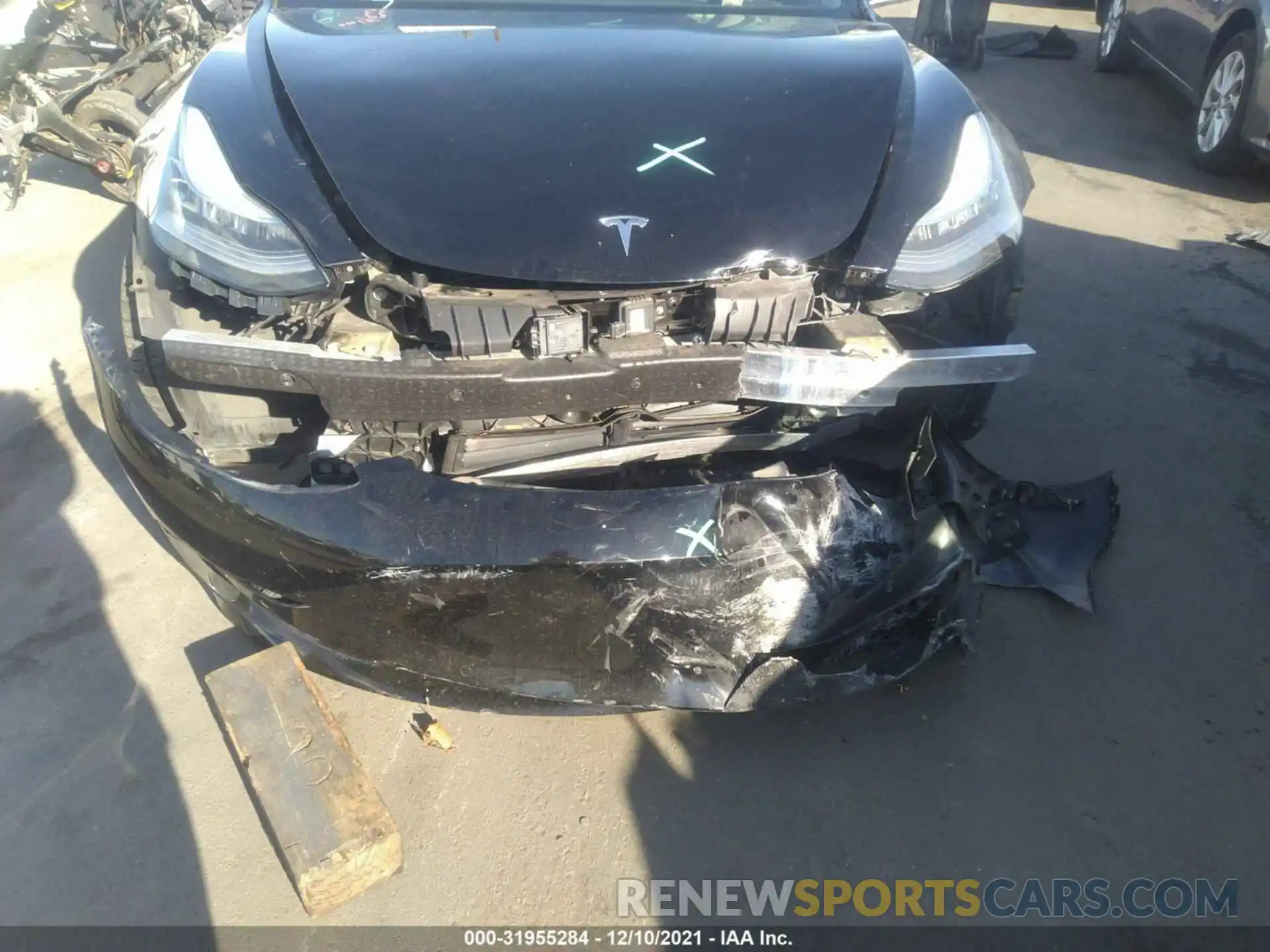 12 Photograph of a damaged car 5YJ3E1EB4KF191960 TESLA MODEL 3 2019