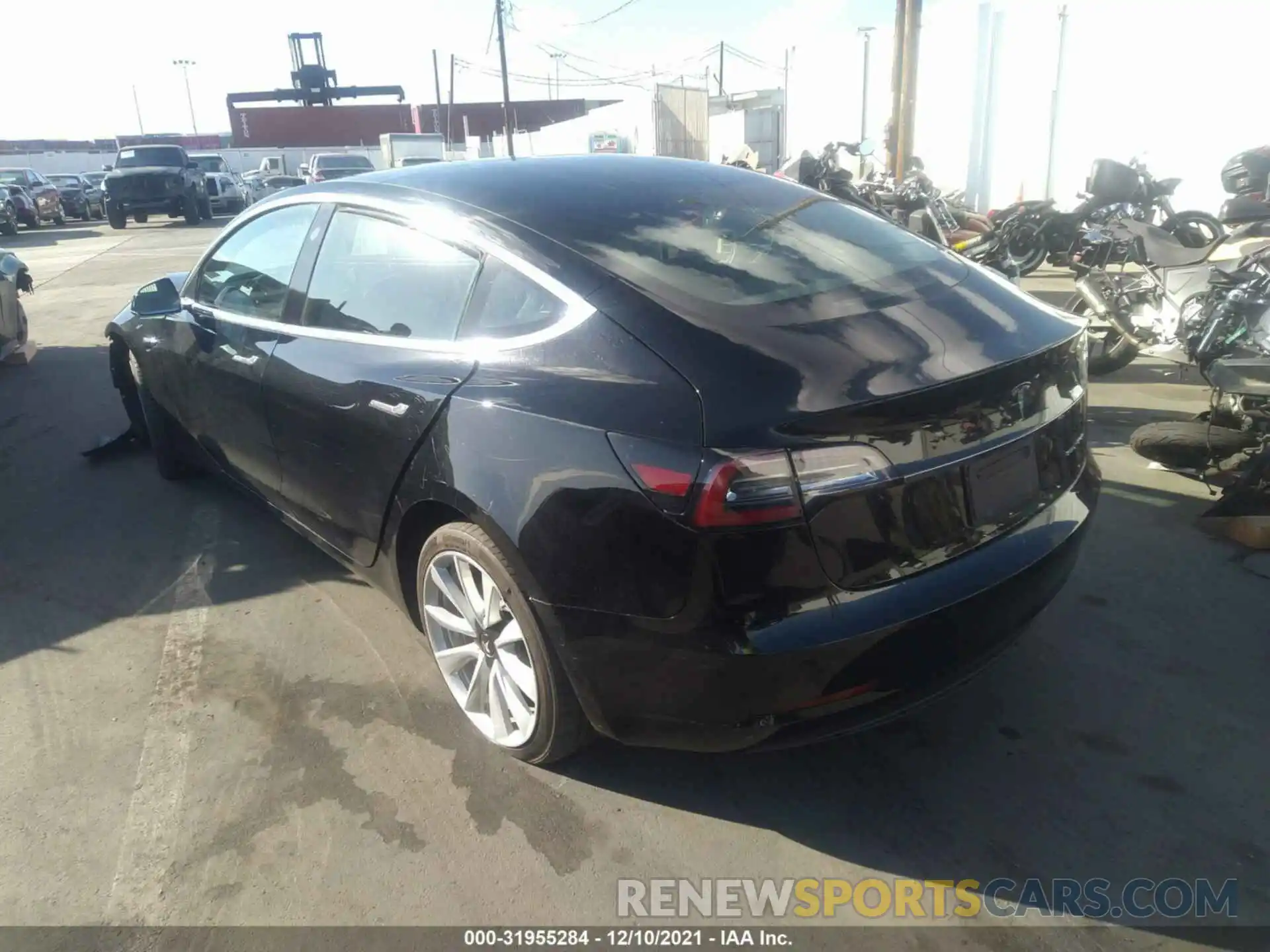 4 Photograph of a damaged car 5YJ3E1EB4KF191960 TESLA MODEL 3 2019