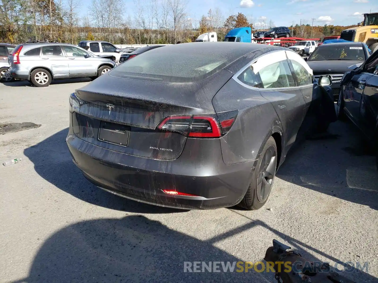 4 Photograph of a damaged car 5YJ3E1EB4KF205372 TESLA MODEL 3 2019