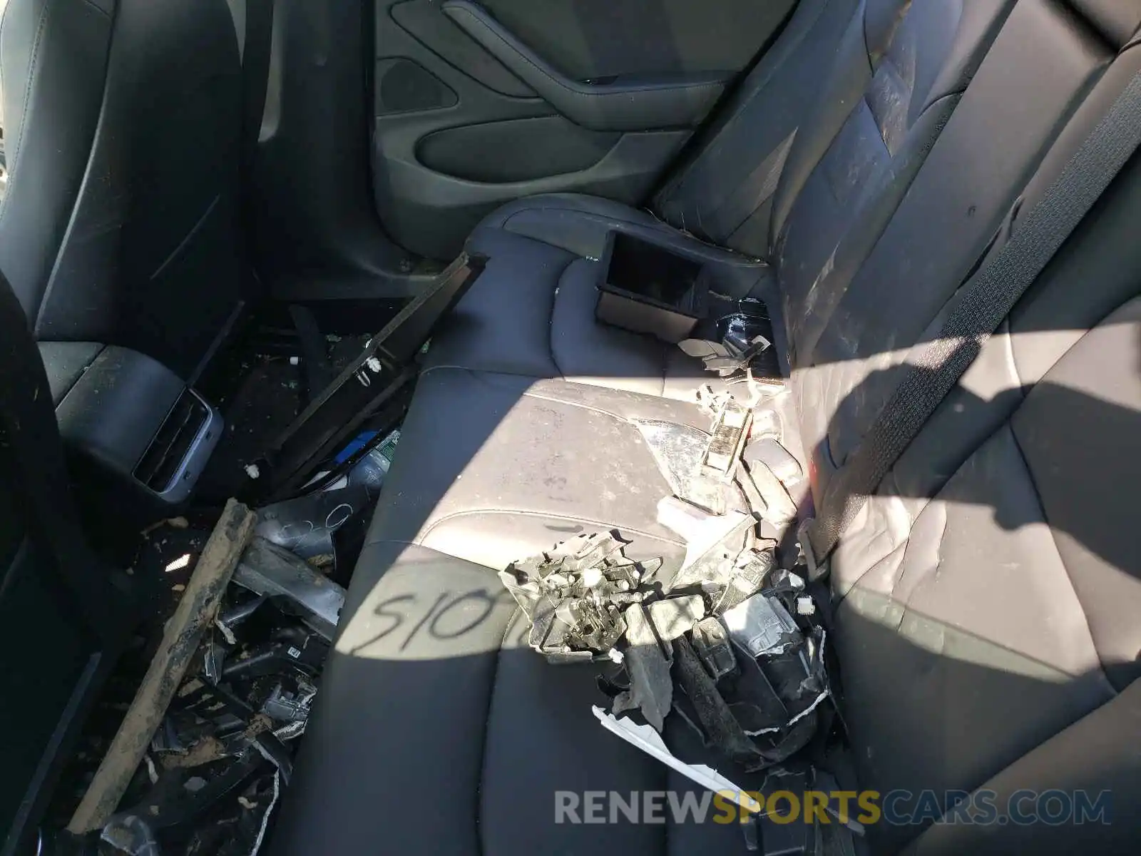 6 Photograph of a damaged car 5YJ3E1EB4KF205551 TESLA MODEL 3 2019