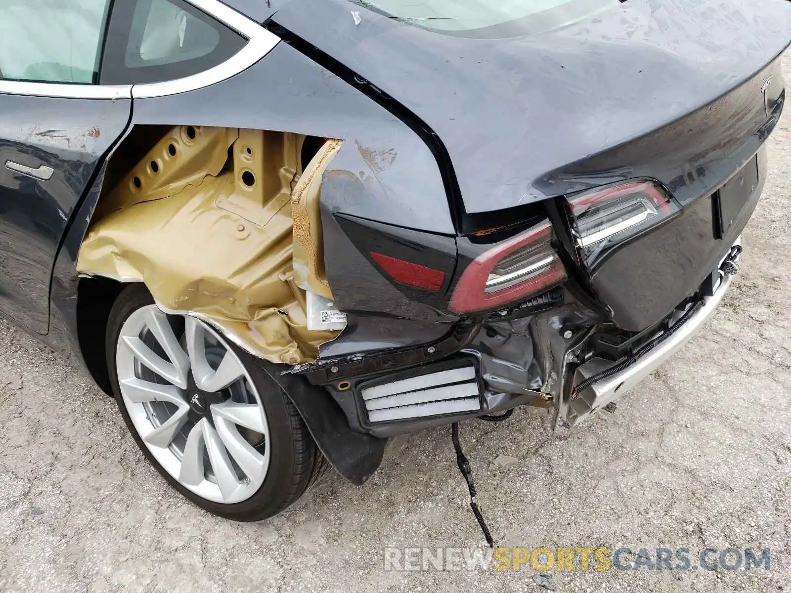 9 Photograph of a damaged car 5YJ3E1EB4KF205856 TESLA MODEL 3 2019