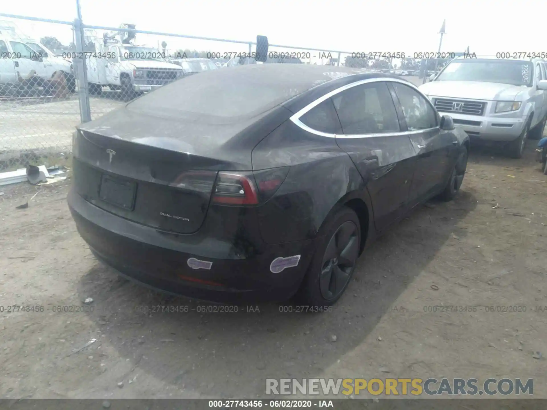 4 Photograph of a damaged car 5YJ3E1EB4KF208627 TESLA MODEL 3 2019