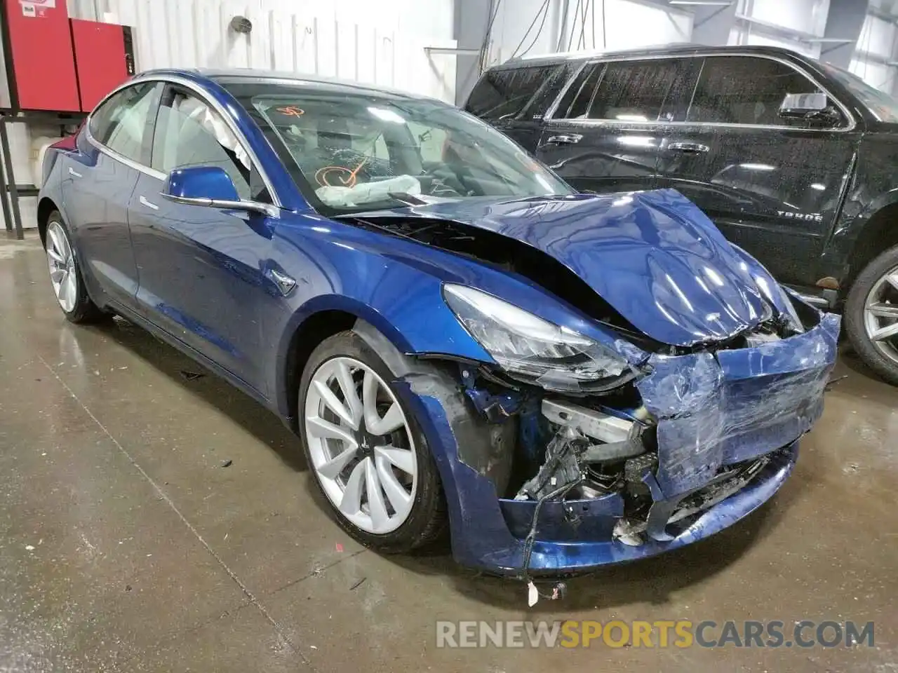 1 Фотография поврежденного автомобиля 5YJ3E1EB4KF210992 TESLA MODEL 3 2019