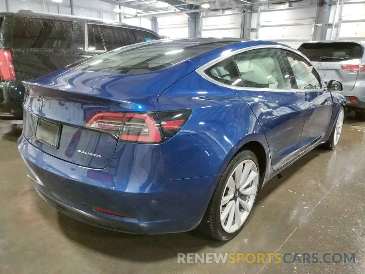 4 Фотография поврежденного автомобиля 5YJ3E1EB4KF210992 TESLA MODEL 3 2019