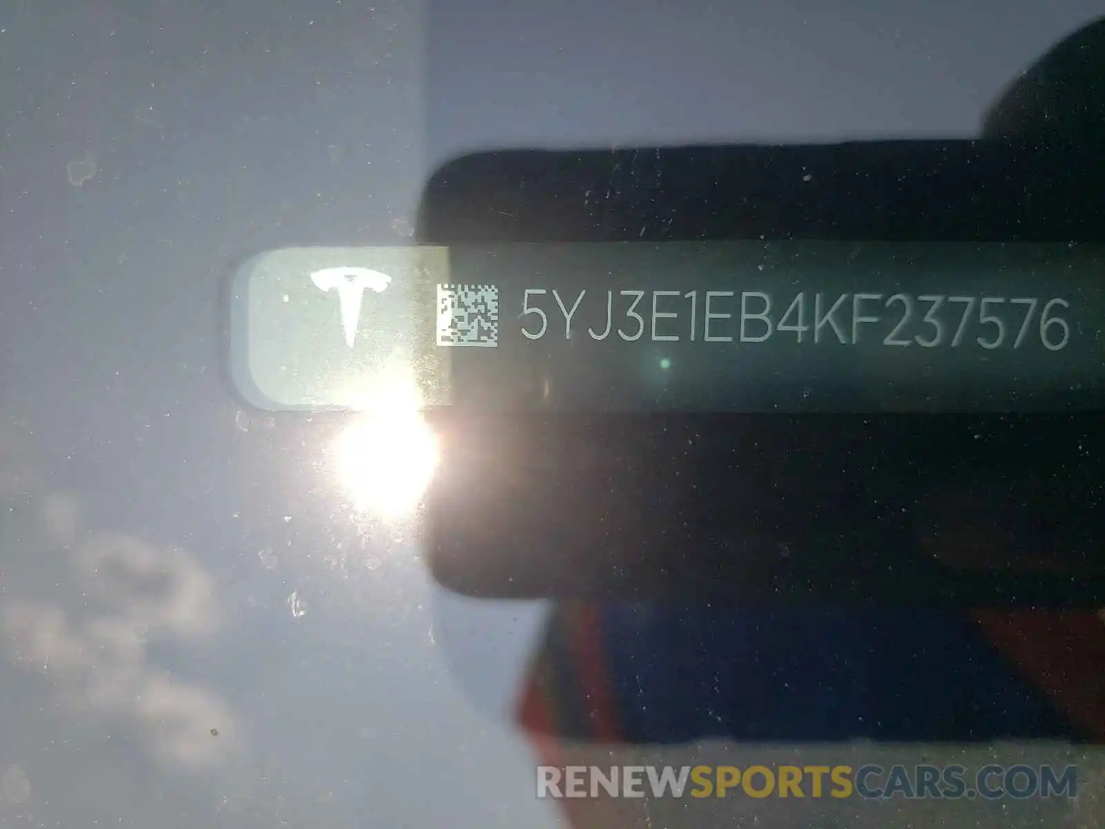 10 Photograph of a damaged car 5YJ3E1EB4KF237576 TESLA MODEL 3 2019