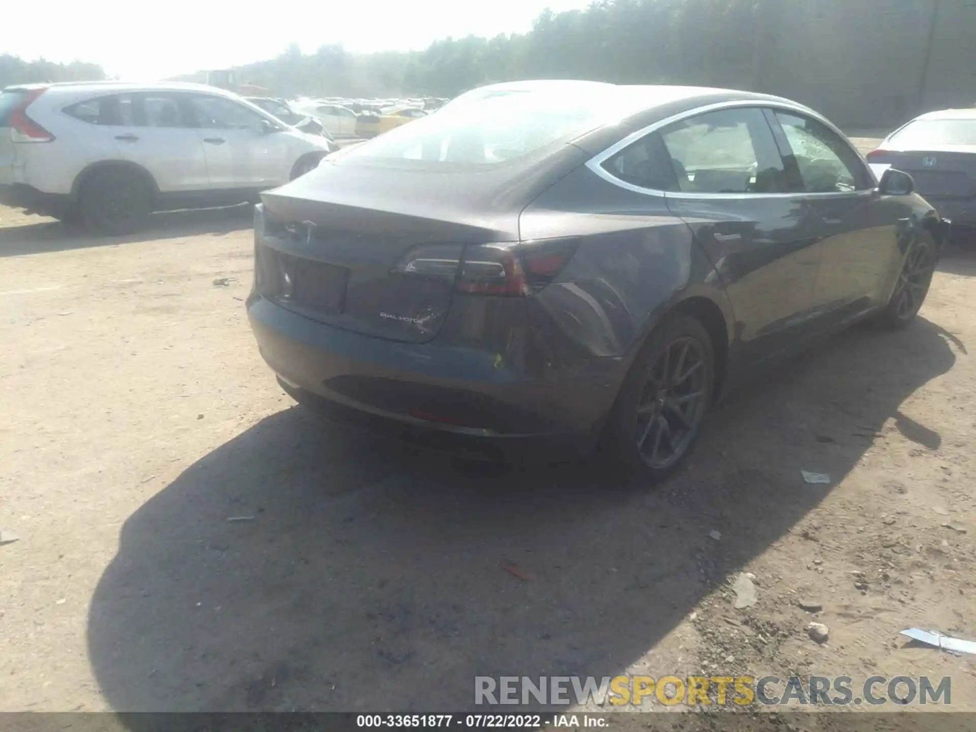 4 Photograph of a damaged car 5YJ3E1EB4KF359435 TESLA MODEL 3 2019