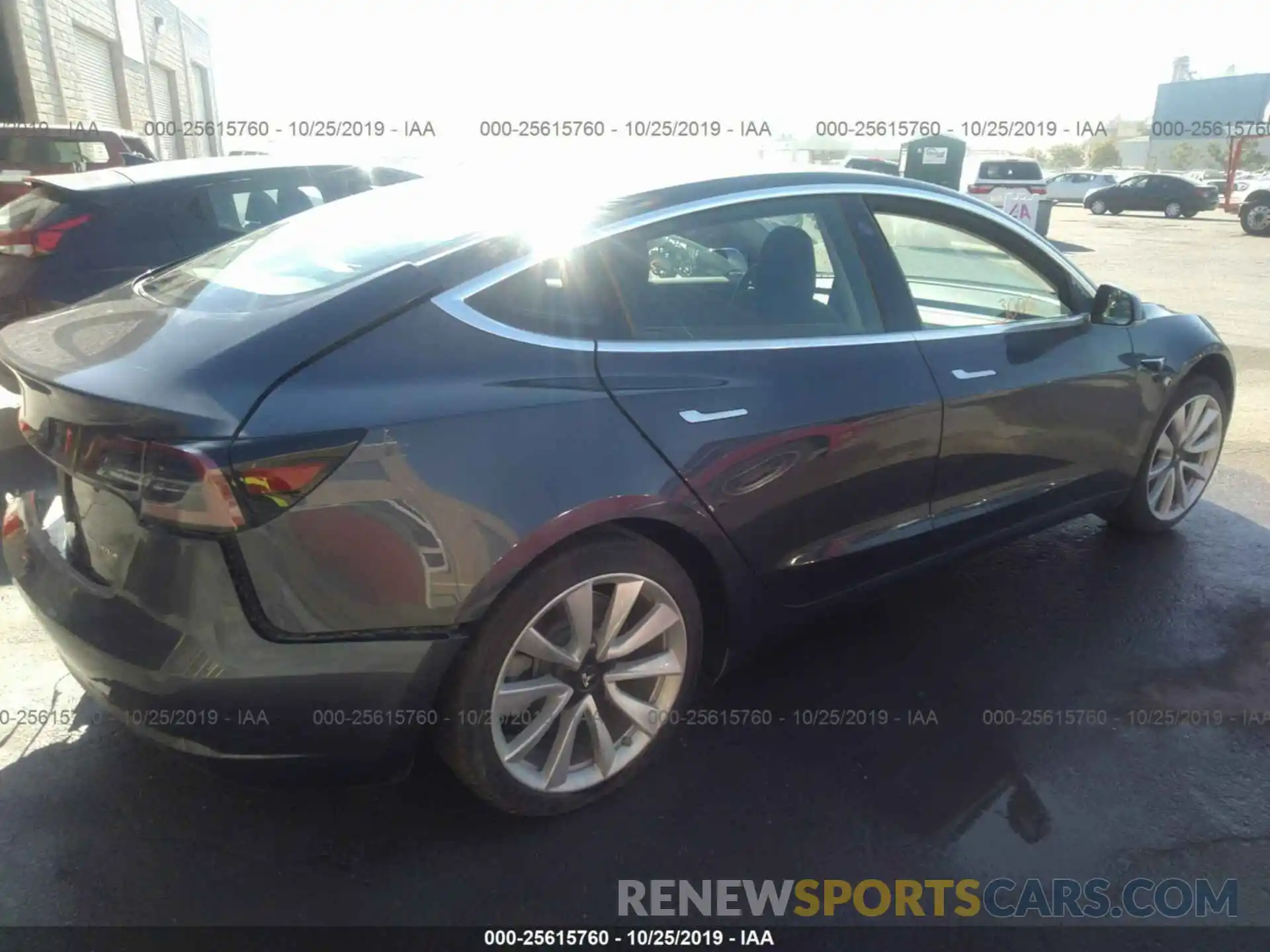 4 Фотография поврежденного автомобиля 5YJ3E1EB4KF364733 TESLA MODEL 3 2019