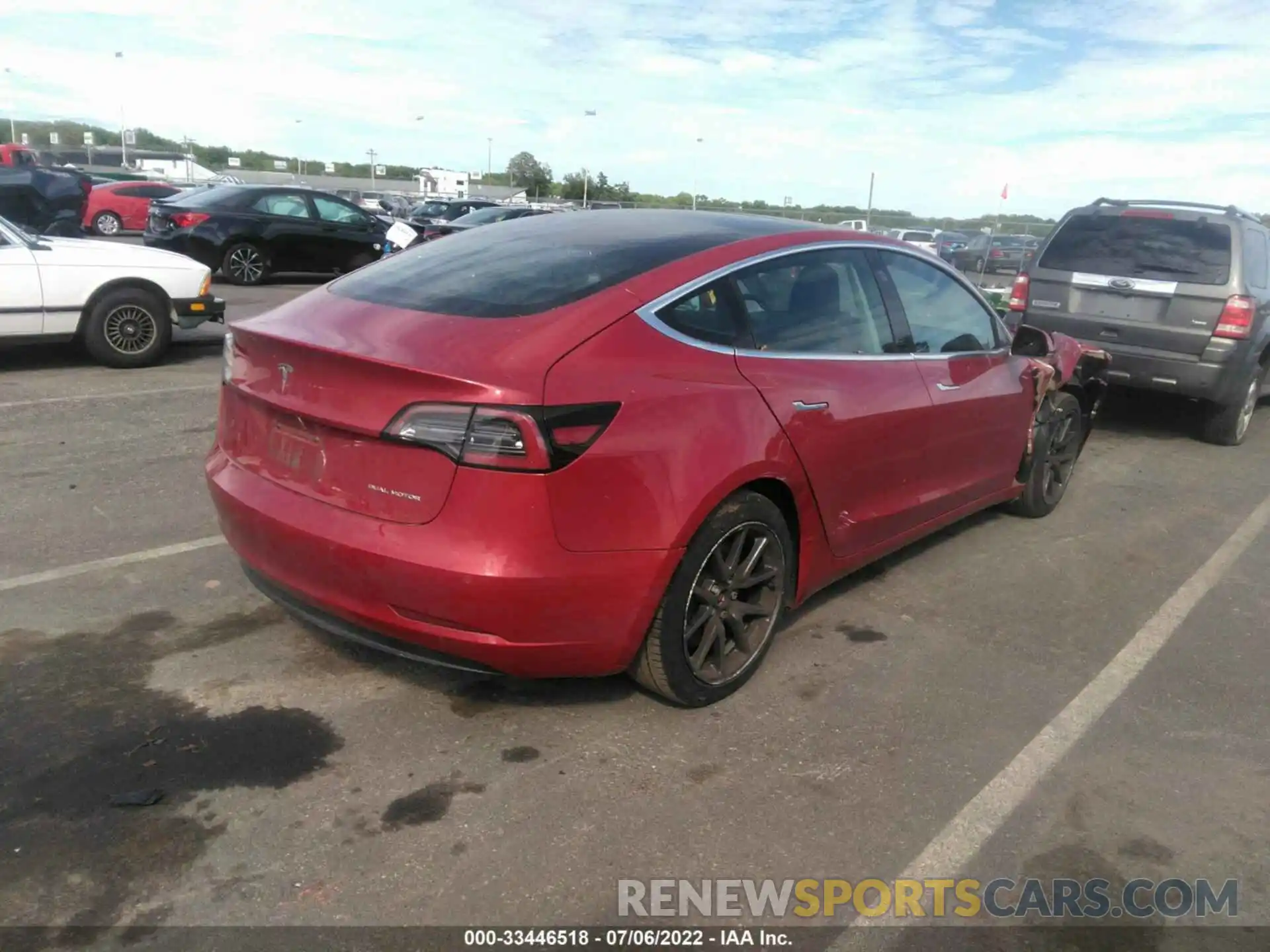 4 Фотография поврежденного автомобиля 5YJ3E1EB4KF387042 TESLA MODEL 3 2019