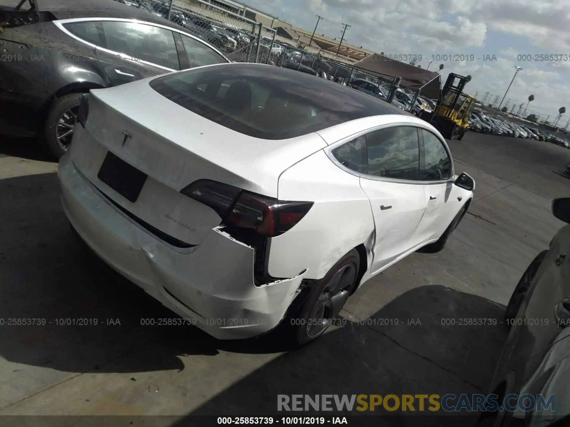 4 Photograph of a damaged car 5YJ3E1EB4KF388059 TESLA MODEL 3 2019