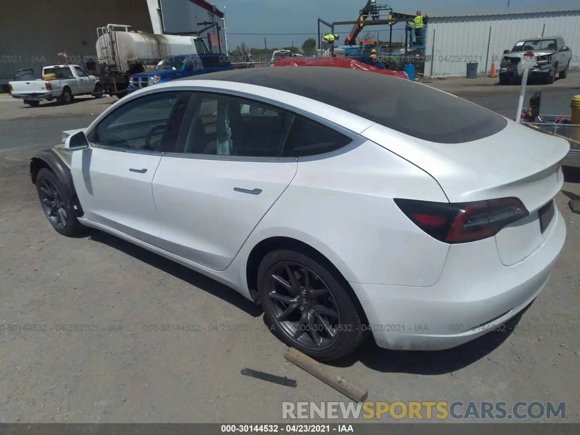 3 Фотография поврежденного автомобиля 5YJ3E1EB4KF388224 TESLA MODEL 3 2019