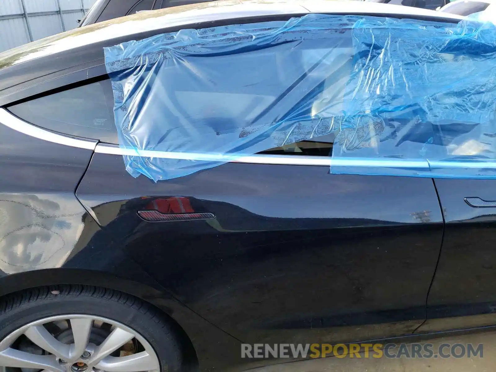 6 Photograph of a damaged car 5YJ3E1EB4KF391396 TESLA MODEL 3 2019