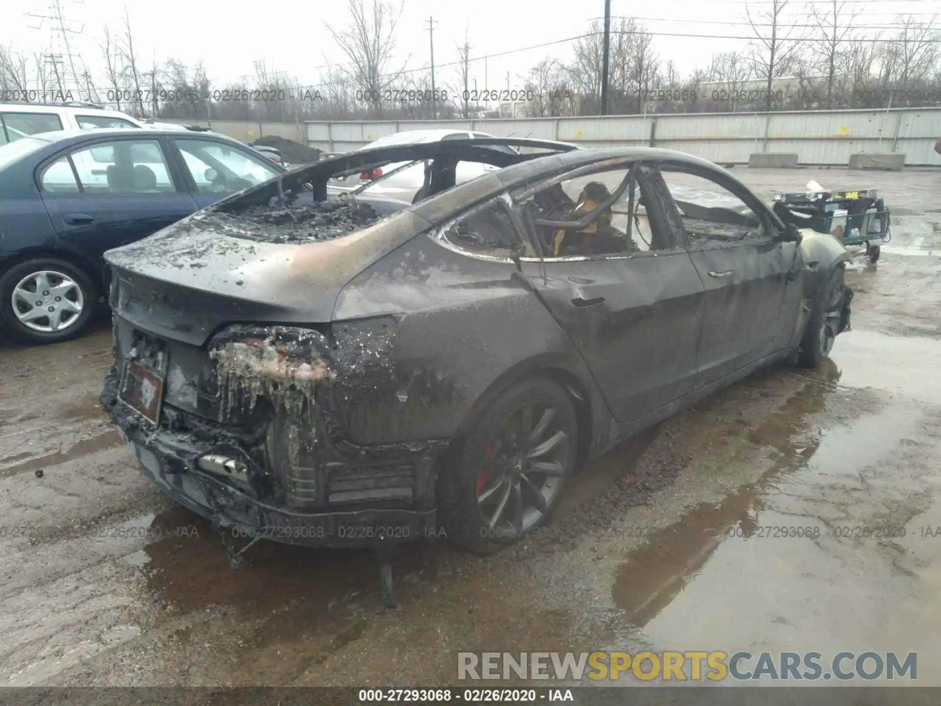 4 Photograph of a damaged car 5YJ3E1EB4KF392905 TESLA MODEL 3 2019