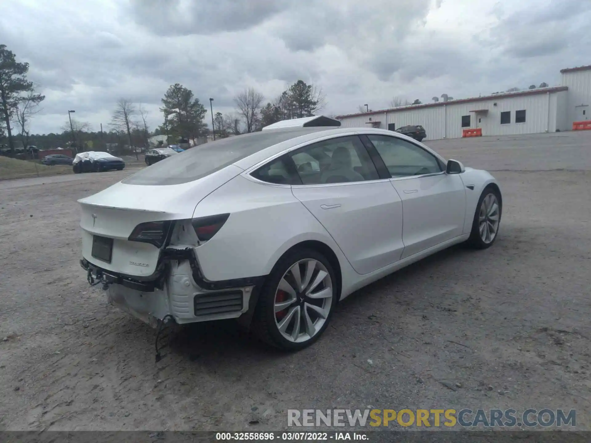 4 Photograph of a damaged car 5YJ3E1EB4KF407337 TESLA MODEL 3 2019