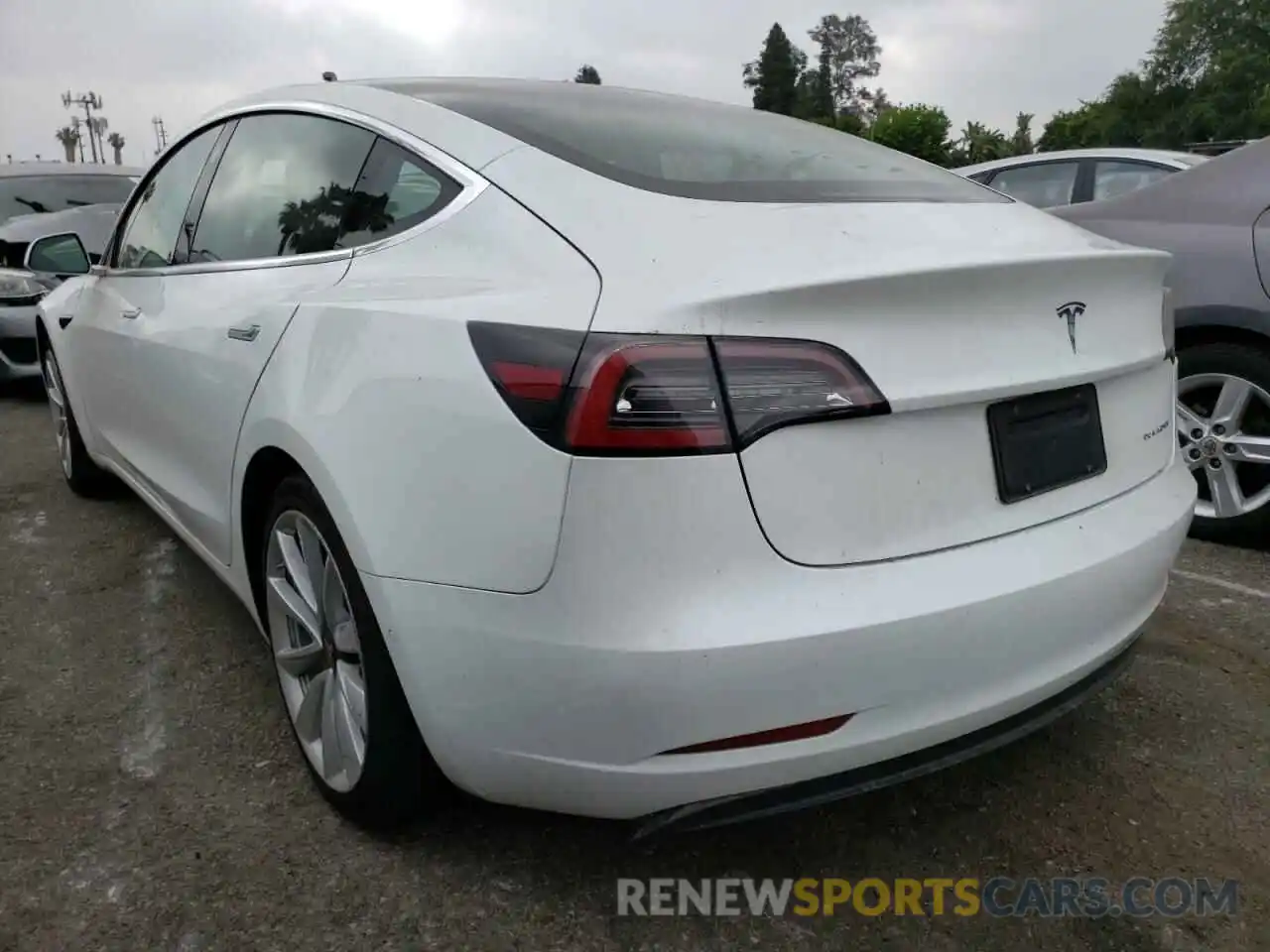 3 Photograph of a damaged car 5YJ3E1EB4KF408634 TESLA MODEL 3 2019