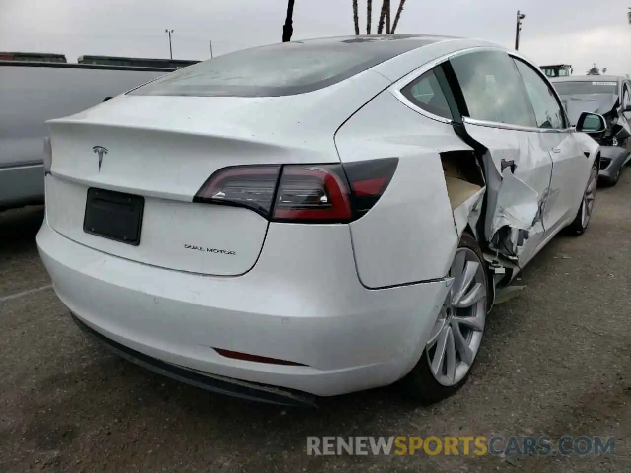 4 Photograph of a damaged car 5YJ3E1EB4KF408634 TESLA MODEL 3 2019