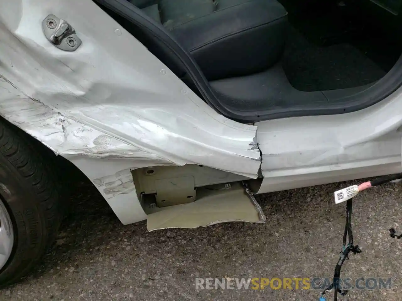 9 Photograph of a damaged car 5YJ3E1EB4KF408634 TESLA MODEL 3 2019