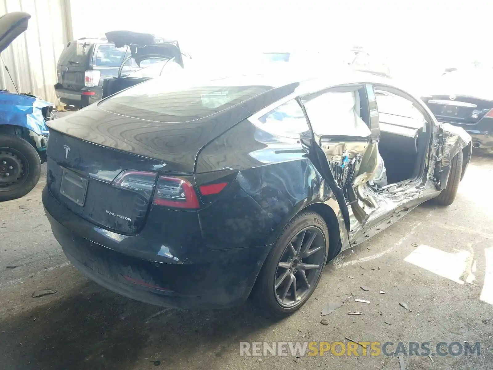4 Фотография поврежденного автомобиля 5YJ3E1EB4KF432464 TESLA MODEL 3 2019