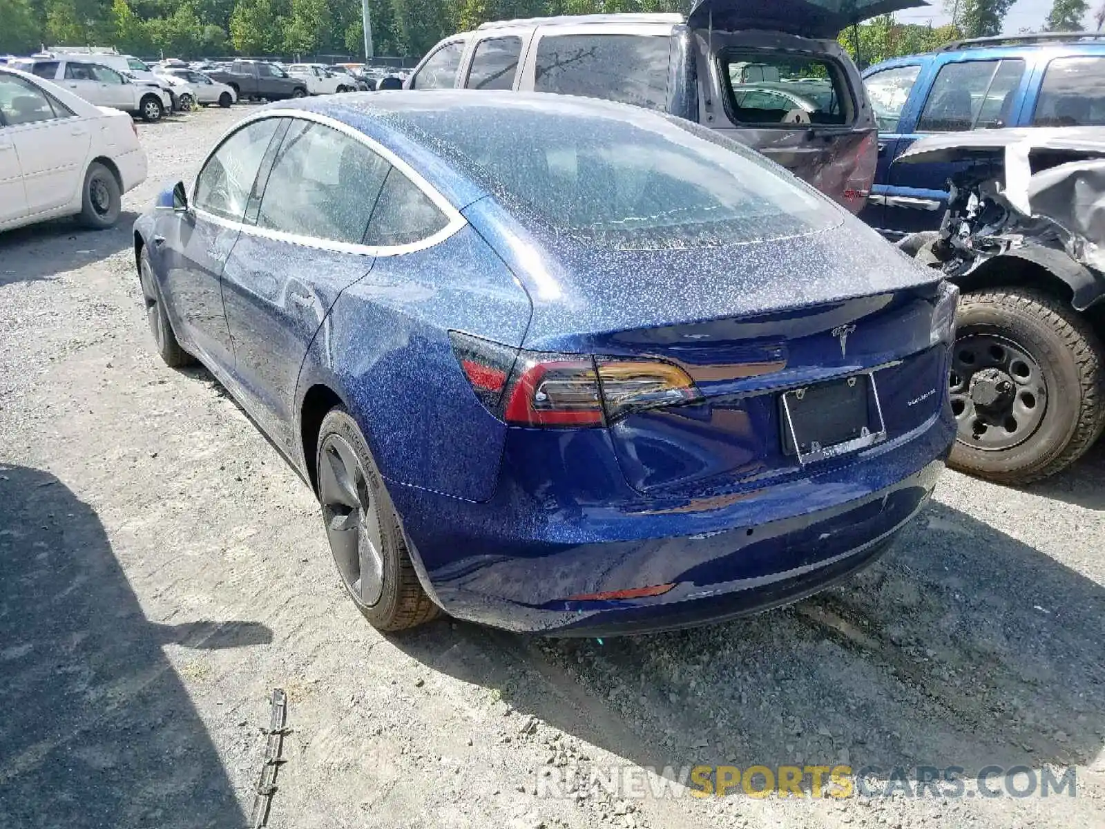 3 Photograph of a damaged car 5YJ3E1EB4KF433050 TESLA MODEL 3 2019