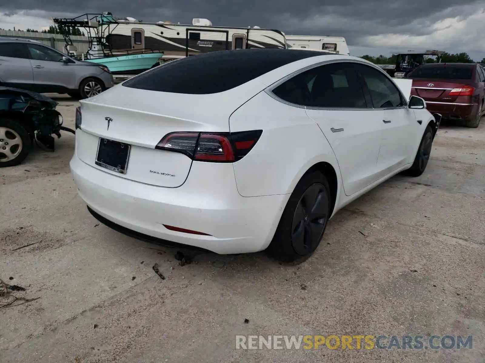 4 Photograph of a damaged car 5YJ3E1EB4KF441875 TESLA MODEL 3 2019