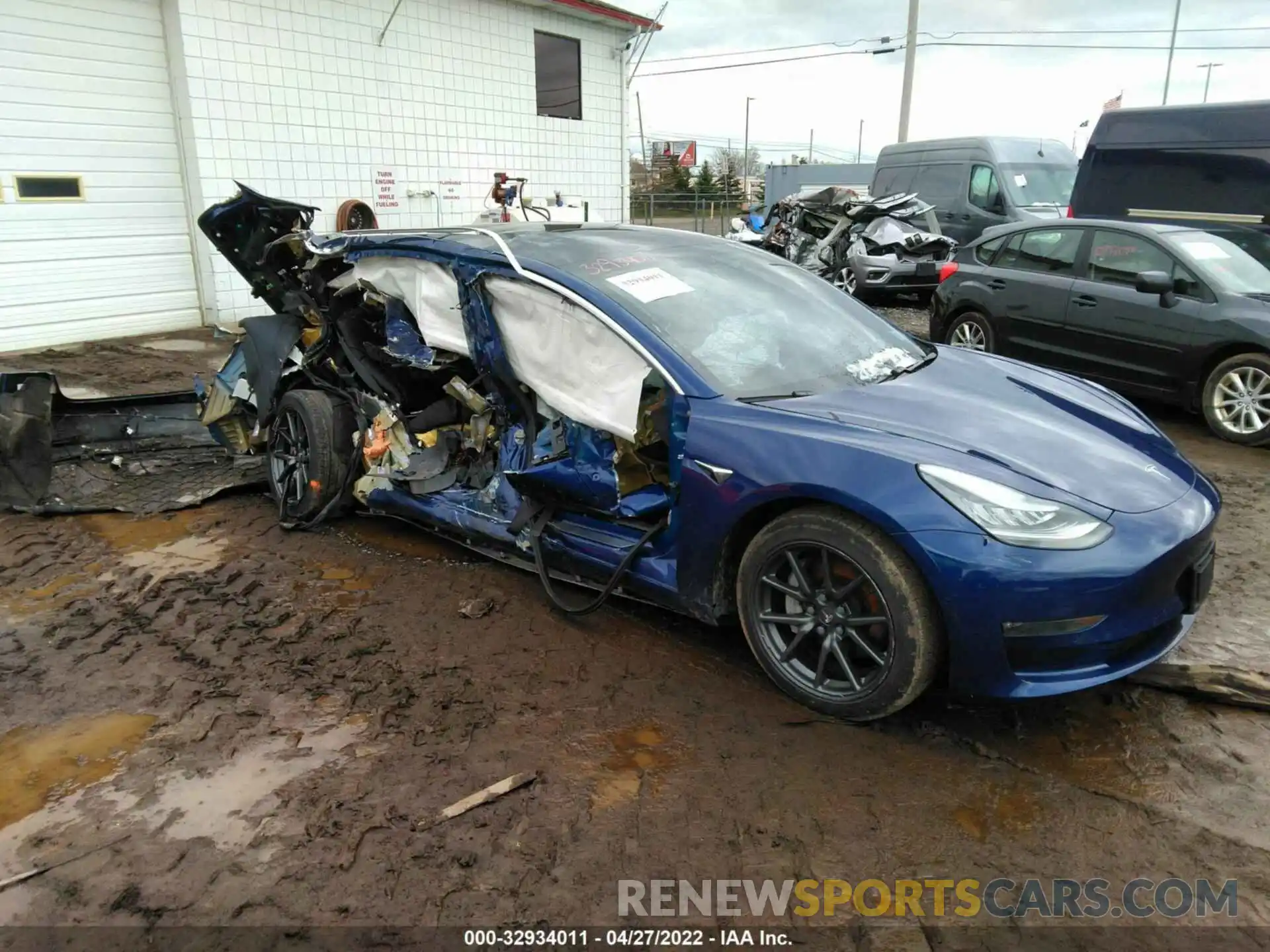 1 Photograph of a damaged car 5YJ3E1EB4KF452679 TESLA MODEL 3 2019