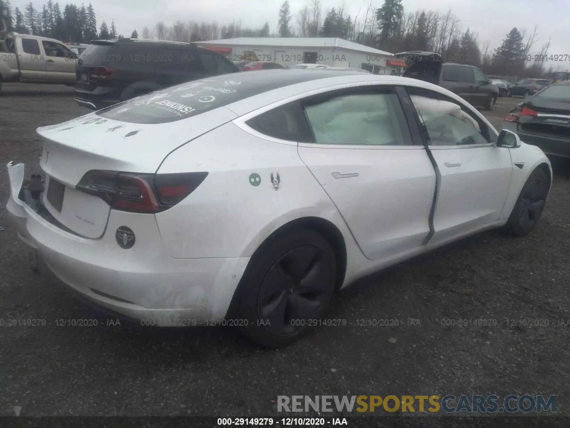 4 Photograph of a damaged car 5YJ3E1EB4KF453217 TESLA MODEL 3 2019