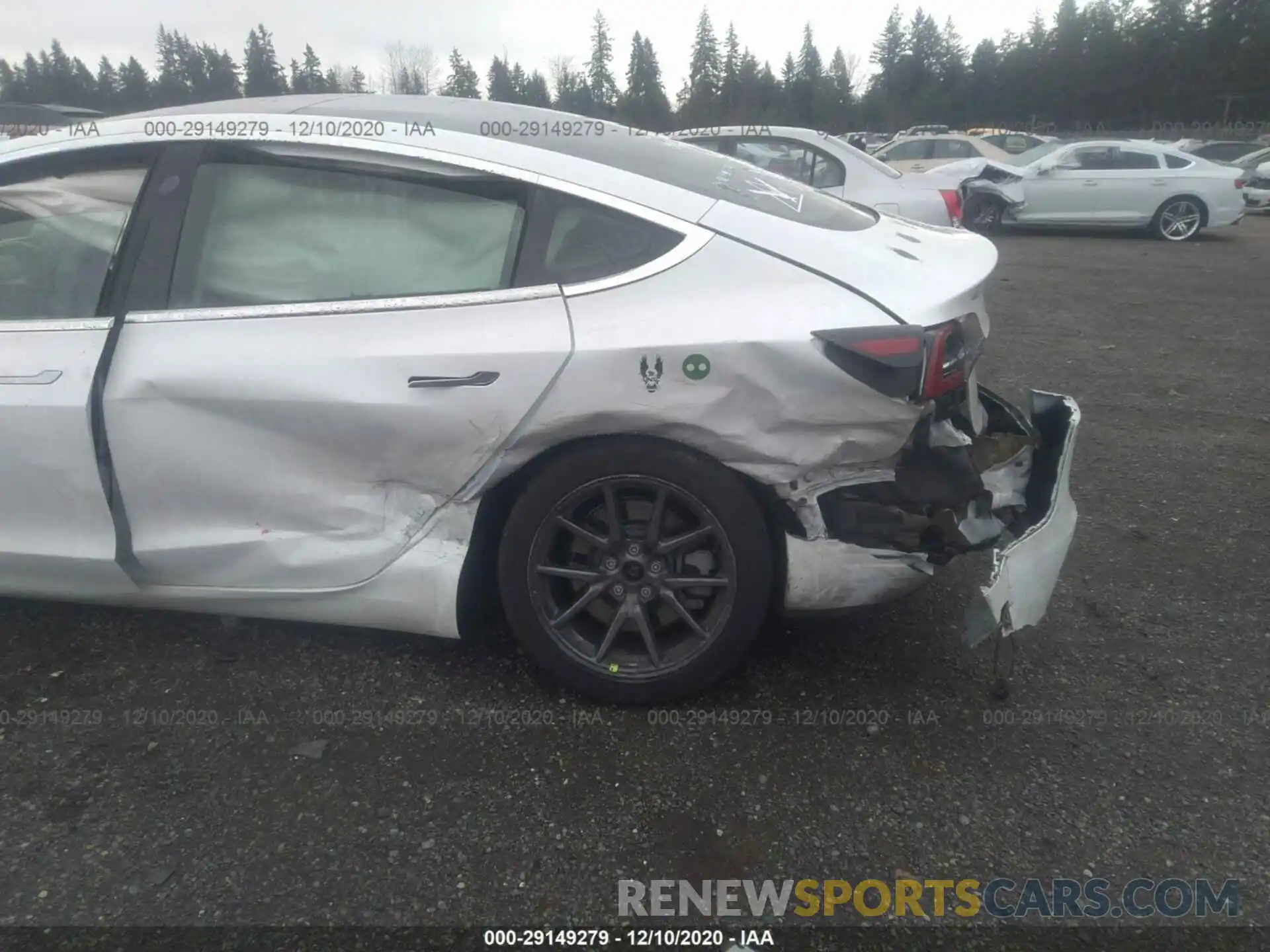 6 Photograph of a damaged car 5YJ3E1EB4KF453217 TESLA MODEL 3 2019