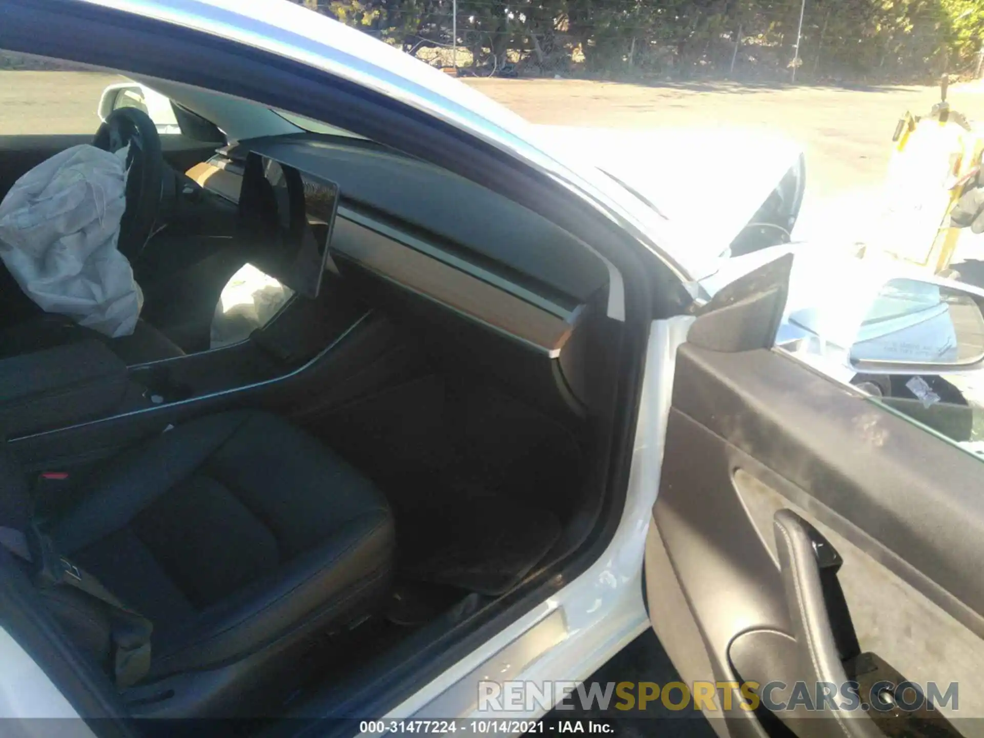 5 Photograph of a damaged car 5YJ3E1EB4KF469675 TESLA MODEL 3 2019