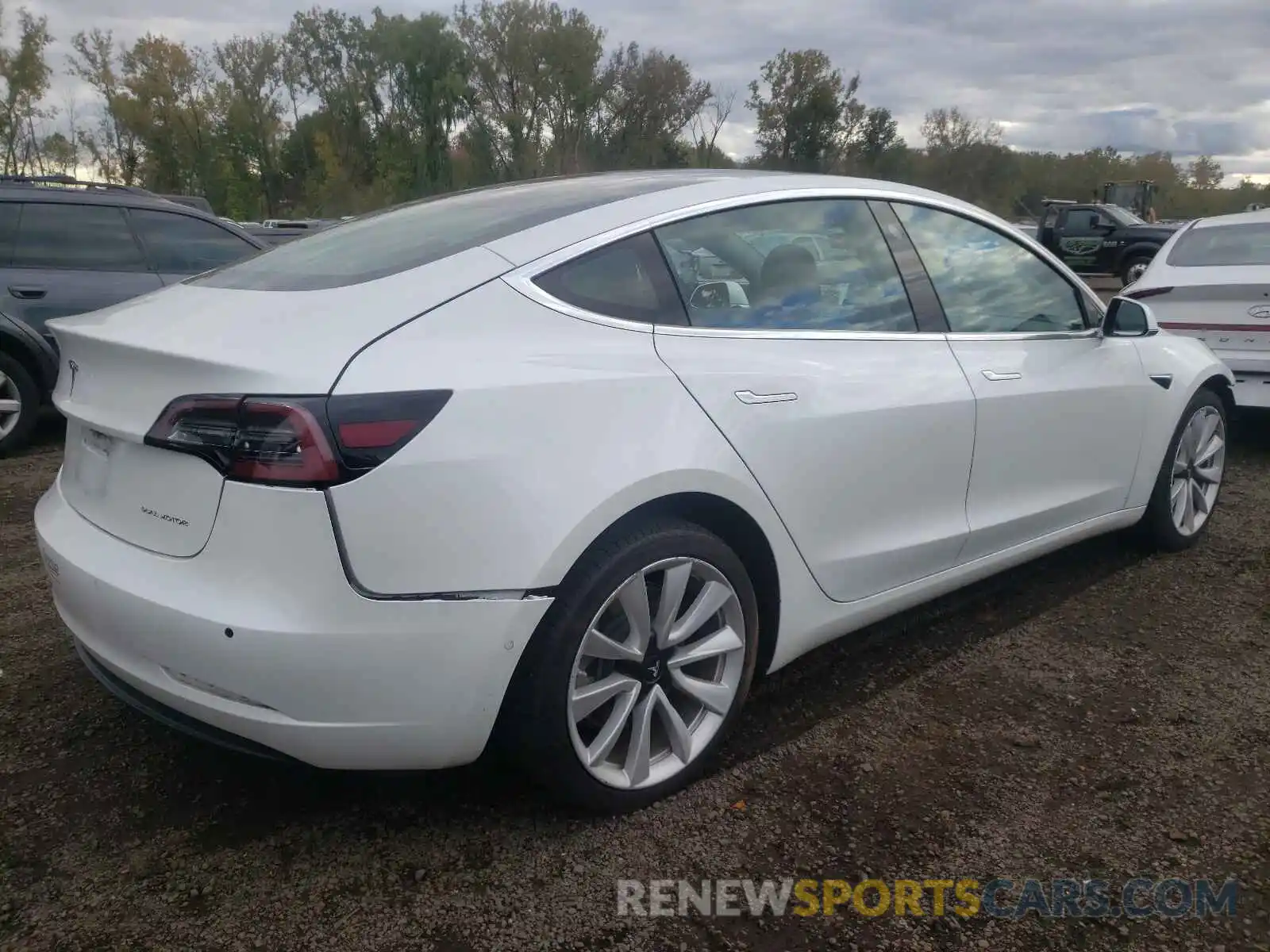 4 Фотография поврежденного автомобиля 5YJ3E1EB4KF481518 TESLA MODEL 3 2019