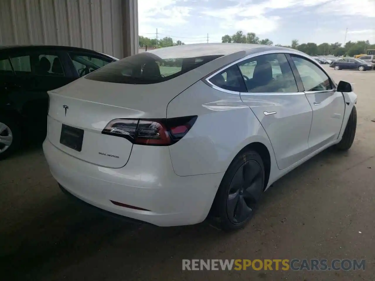 4 Photograph of a damaged car 5YJ3E1EB4KF493605 TESLA MODEL 3 2019