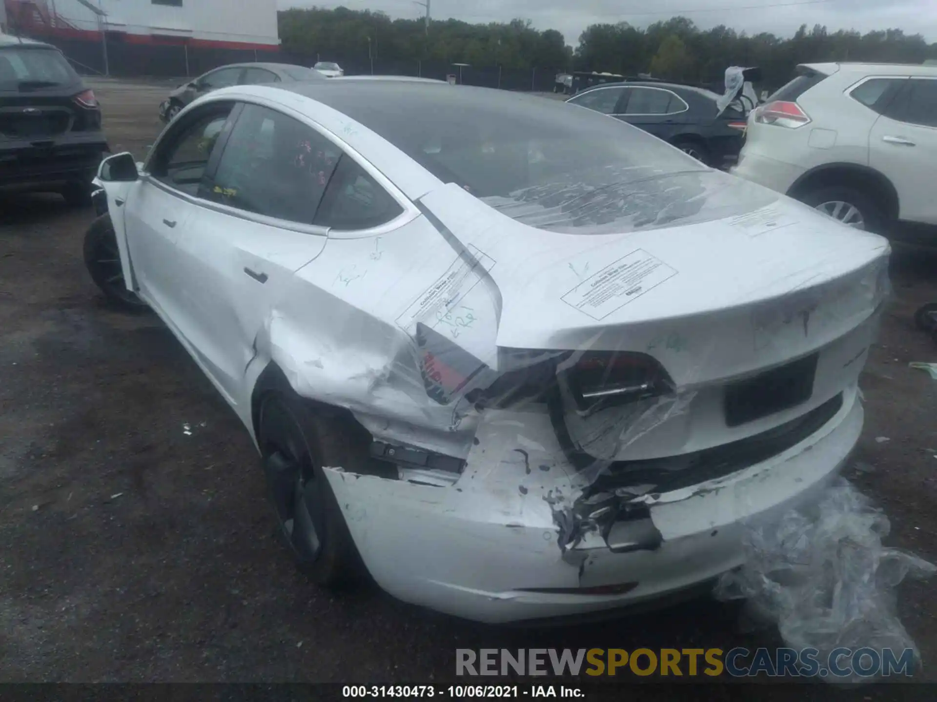 3 Photograph of a damaged car 5YJ3E1EB4KF510631 TESLA MODEL 3 2019