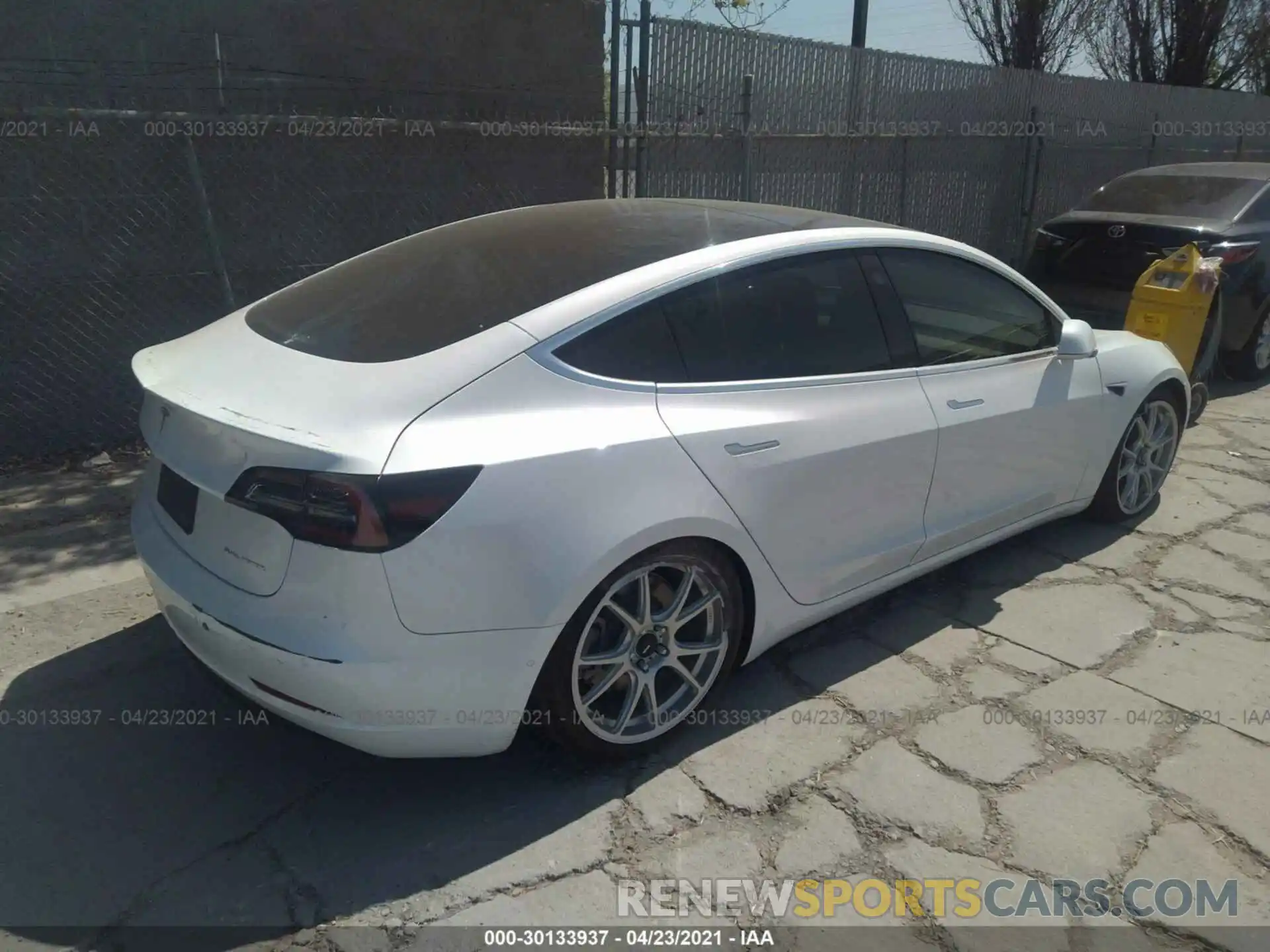 4 Photograph of a damaged car 5YJ3E1EB4KF511049 TESLA MODEL 3 2019