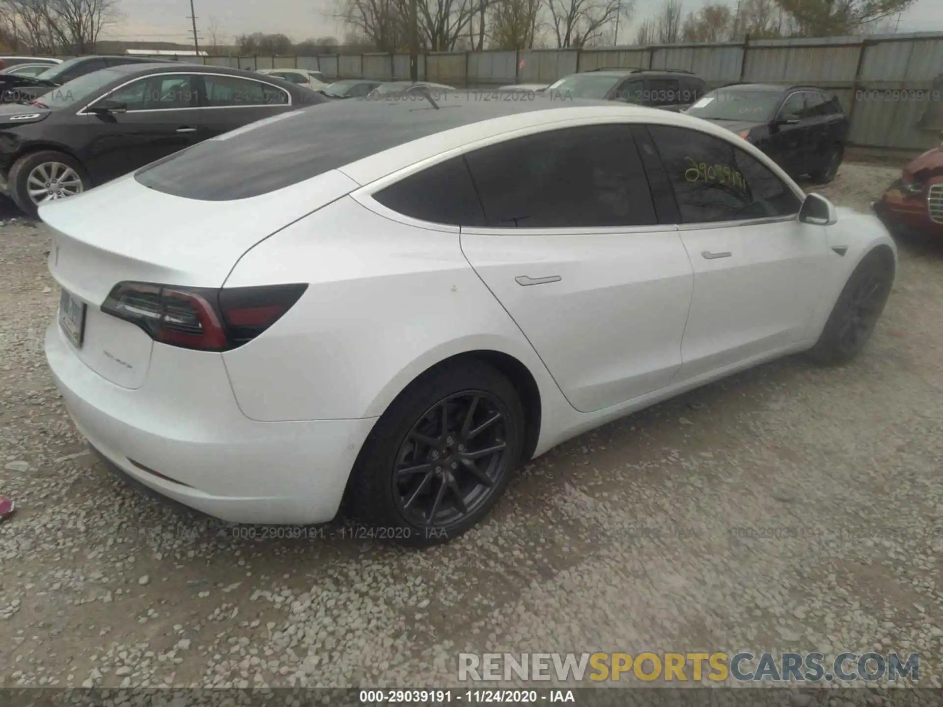 4 Фотография поврежденного автомобиля 5YJ3E1EB4KF511892 TESLA MODEL 3 2019