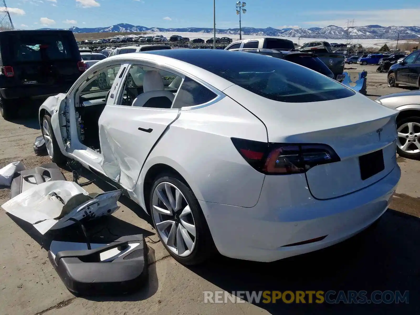 3 Photograph of a damaged car 5YJ3E1EB4KF513352 TESLA MODEL 3 2019