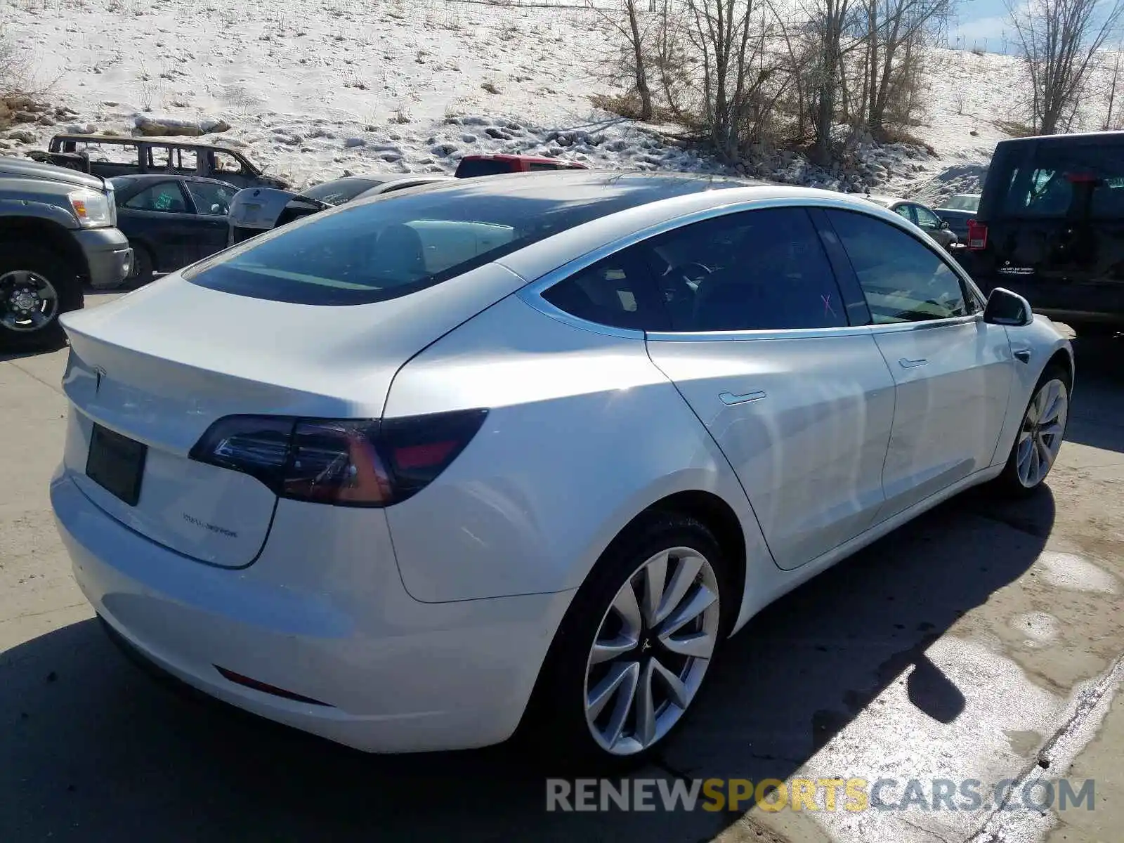 4 Photograph of a damaged car 5YJ3E1EB4KF513352 TESLA MODEL 3 2019