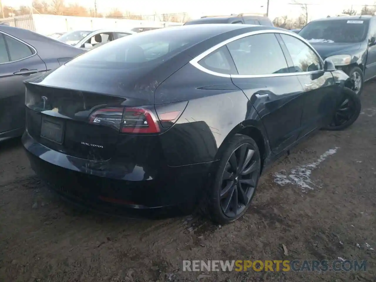 4 Фотография поврежденного автомобиля 5YJ3E1EB5KF189358 TESLA MODEL 3 2019