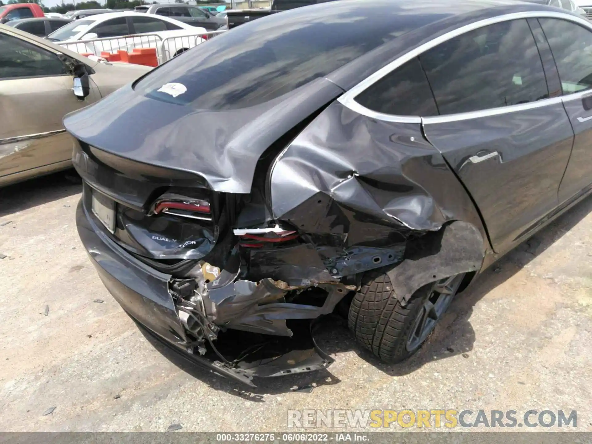 6 Photograph of a damaged car 5YJ3E1EB5KF192423 TESLA MODEL 3 2019