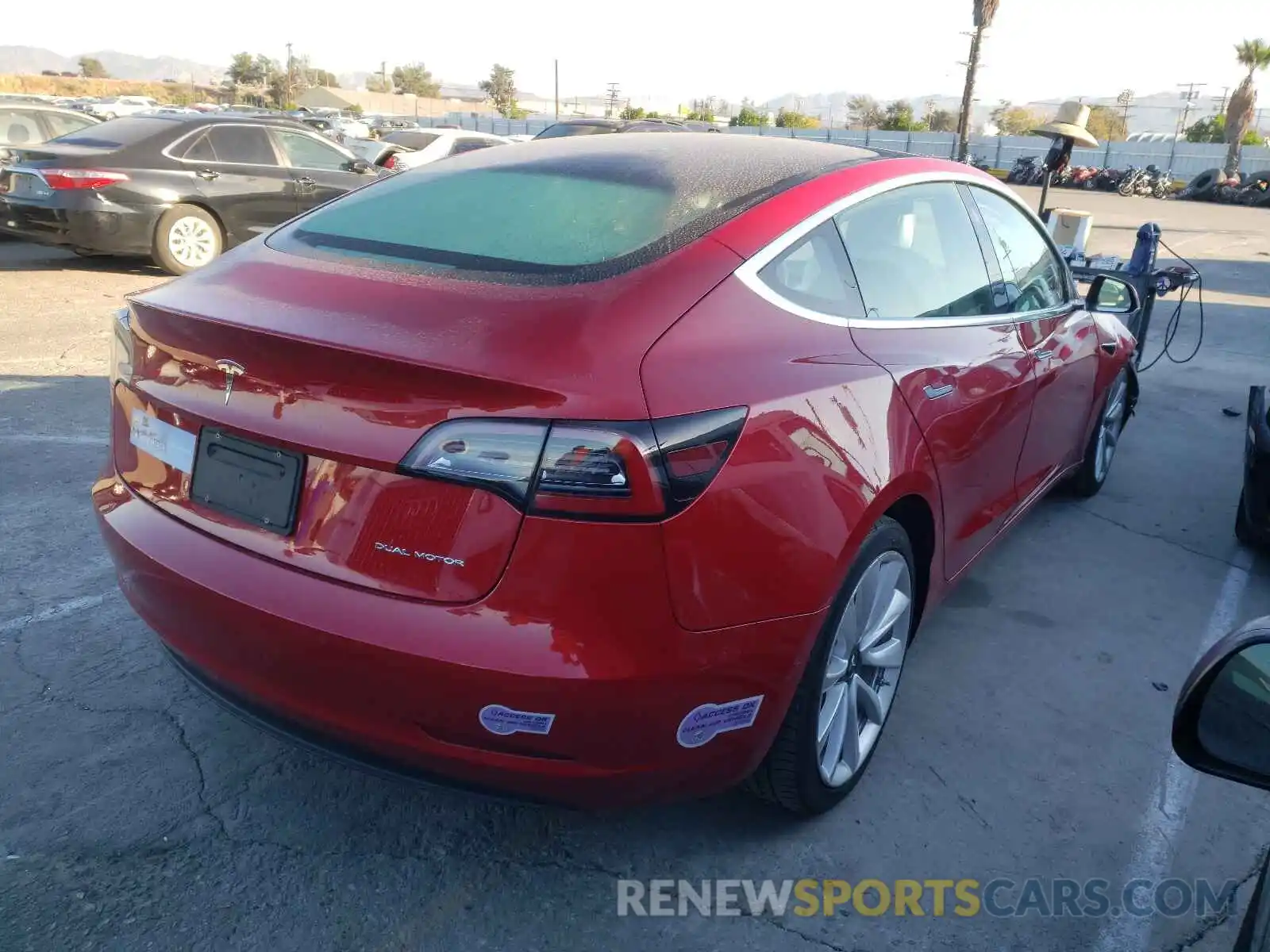 4 Photograph of a damaged car 5YJ3E1EB5KF192650 TESLA MODEL 3 2019