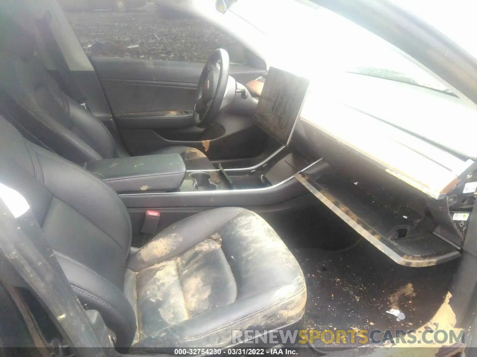 5 Photograph of a damaged car 5YJ3E1EB5KF193443 TESLA MODEL 3 2019