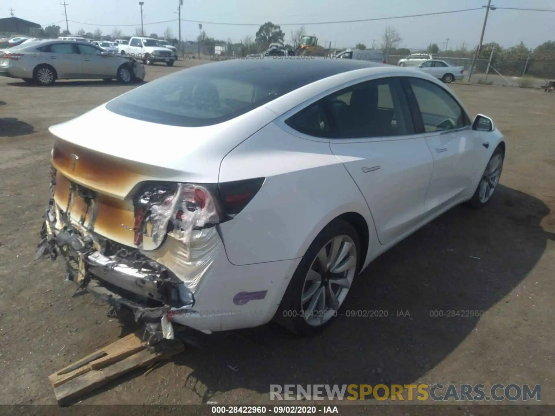 4 Photograph of a damaged car 5YJ3E1EB5KF194415 TESLA MODEL 3 2019