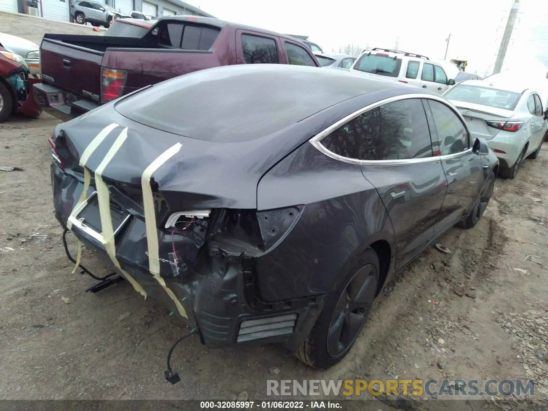 4 Photograph of a damaged car 5YJ3E1EB5KF195287 TESLA MODEL 3 2019