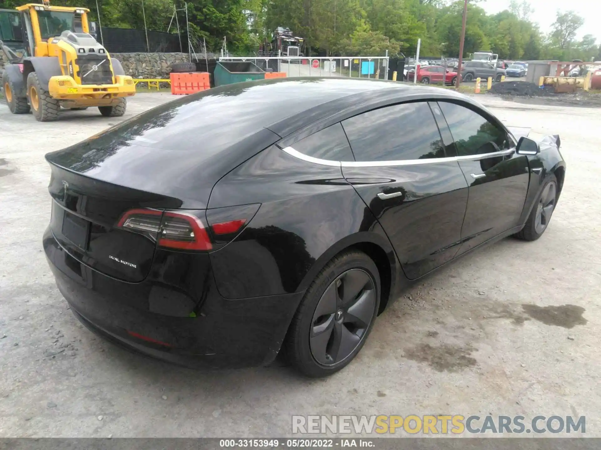 4 Фотография поврежденного автомобиля 5YJ3E1EB5KF197153 TESLA MODEL 3 2019