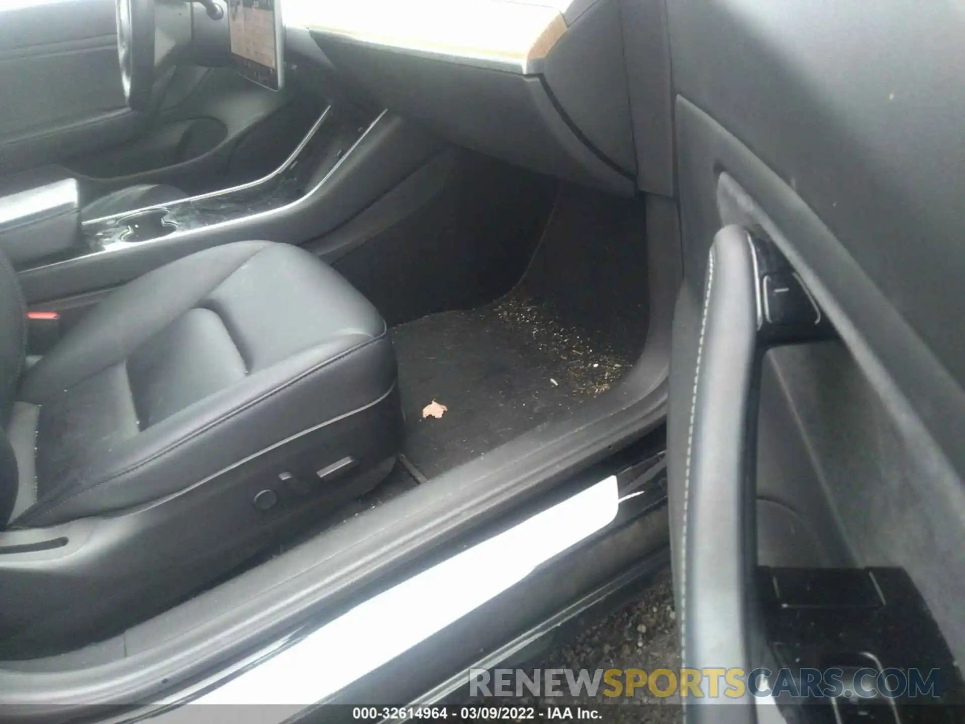 5 Photograph of a damaged car 5YJ3E1EB5KF199159 TESLA MODEL 3 2019