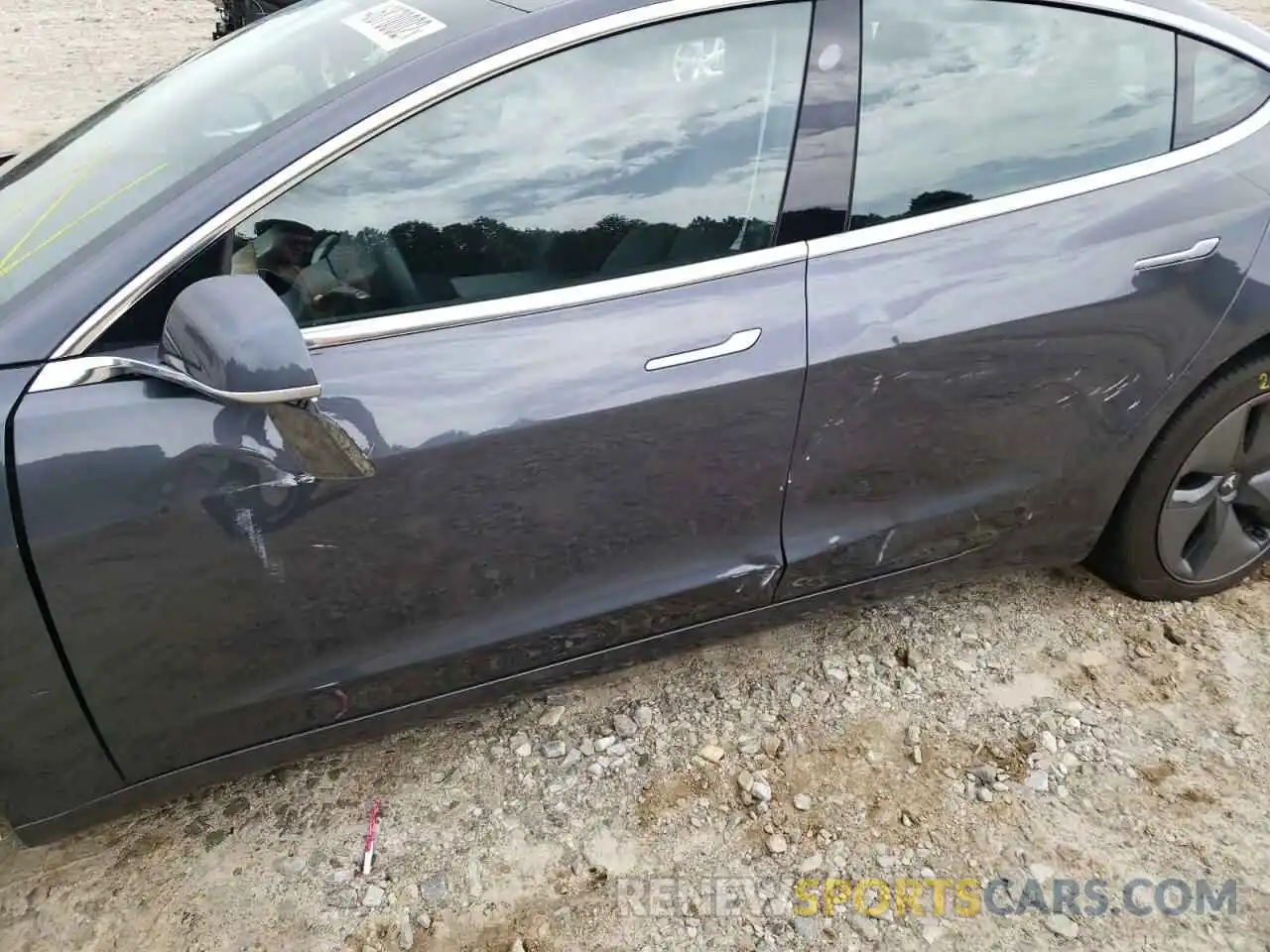 10 Photograph of a damaged car 5YJ3E1EB5KF205557 TESLA MODEL 3 2019